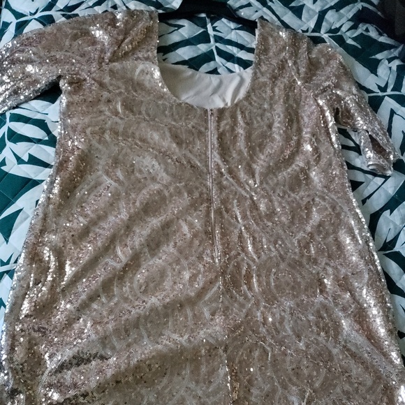 Dress - Picture 2 of 6